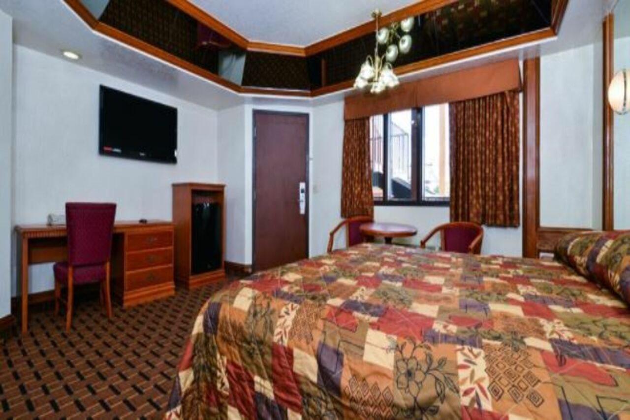 Americas Value & Angeles Downtown Sw Motel *