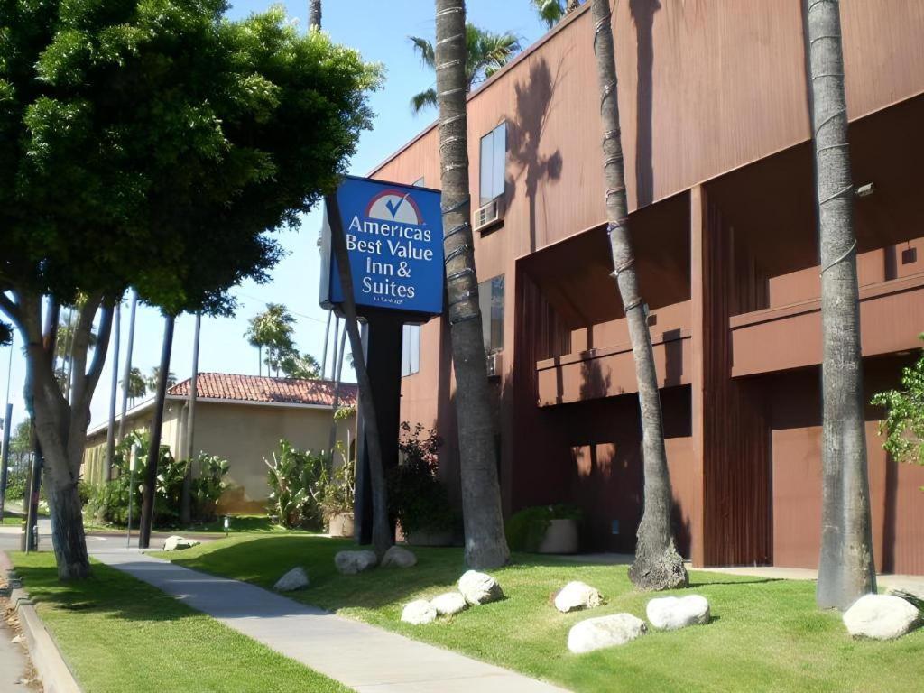 Americas Value & Angeles Downtown Sw Motel