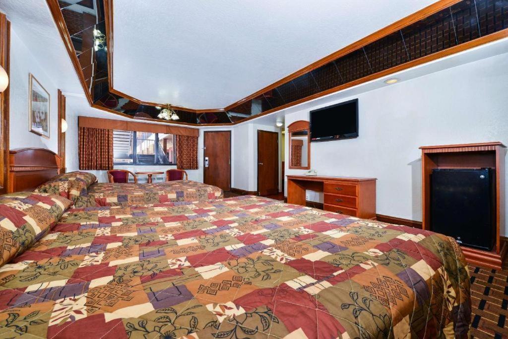 Americas Value & Angeles Downtown Sw Motel *