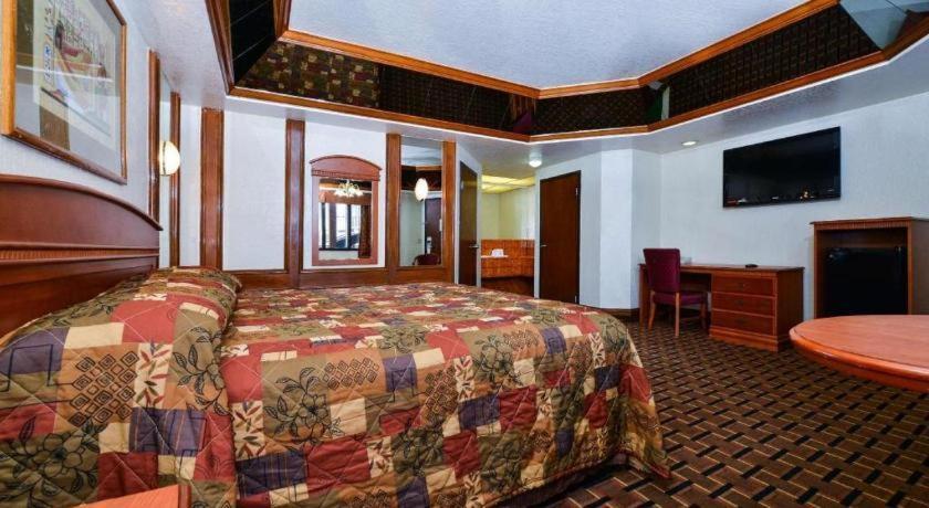 Americas Value & Angeles Downtown Sw Motel
